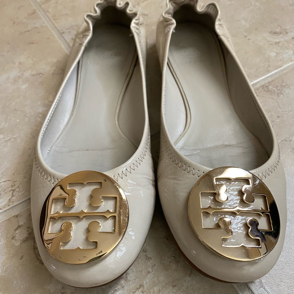 Tory Burch Cream Patent Reva Leather Ballet Flats sz 8.5